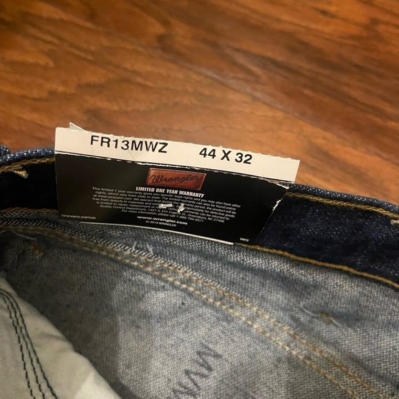 NWT Wrangler Flame Resistant Jeans Size 44x32 - Picture 5 of 7